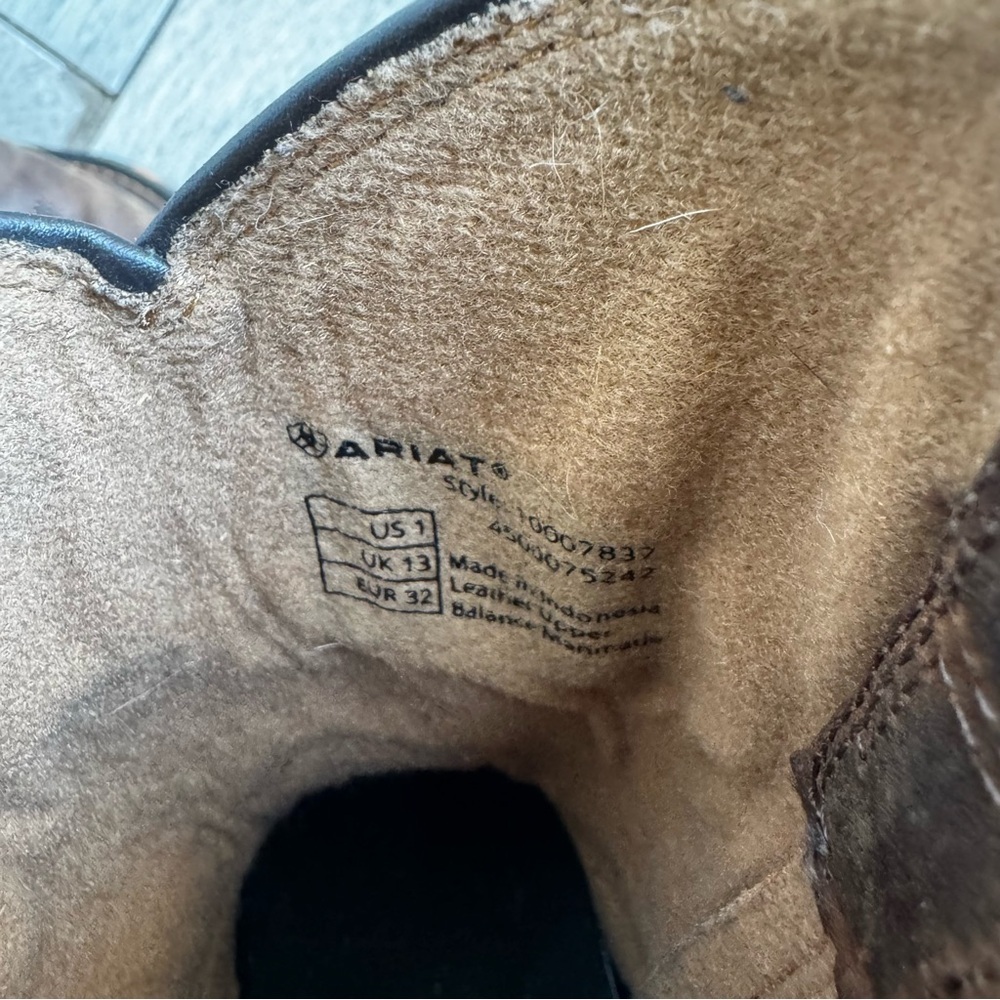 Ariat Kid’s WorkHog Wide Square Toe Boot | Size: 1 | Regular Condition 7/10 - Picture 12 of 12